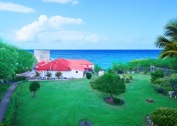 Garden At Club Hotel 2*